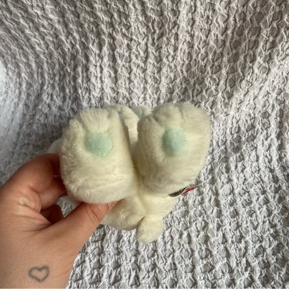 Vintage Gund baby rattle teddy bear beautiful white & baby blue stitching 1979 - Picture 2 of 5